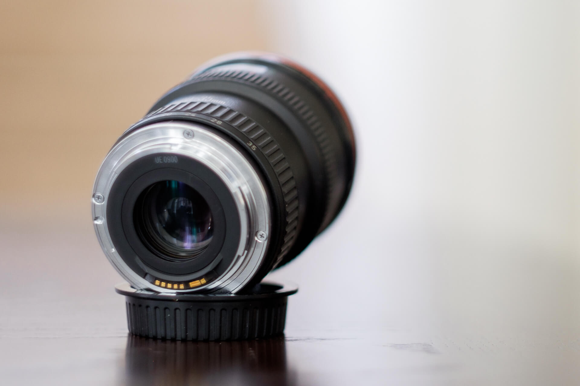 Canon EF 20-35mm F/2.8L Canon EF 20-35mm F/2.8L