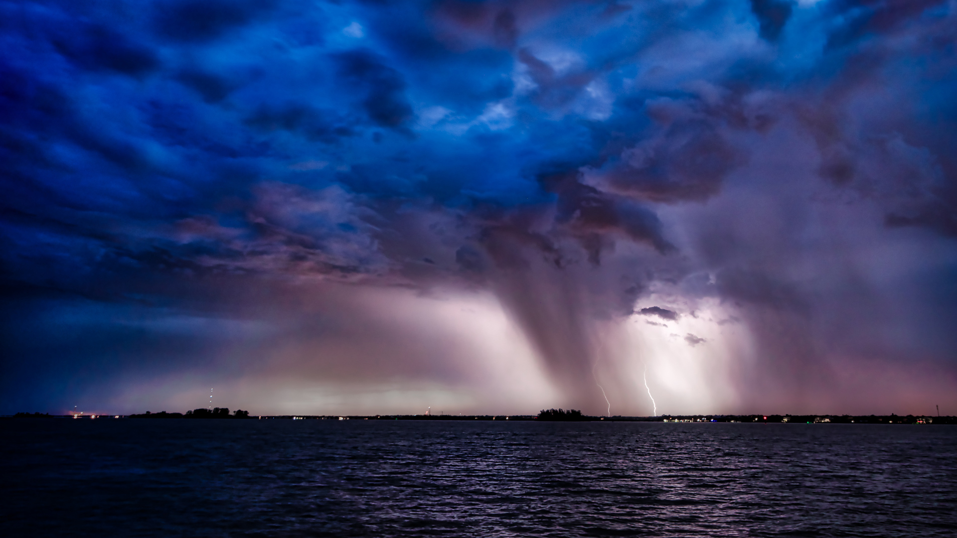 FEATURED-lightning-jhahn FEATURED-lightning-jhahn
