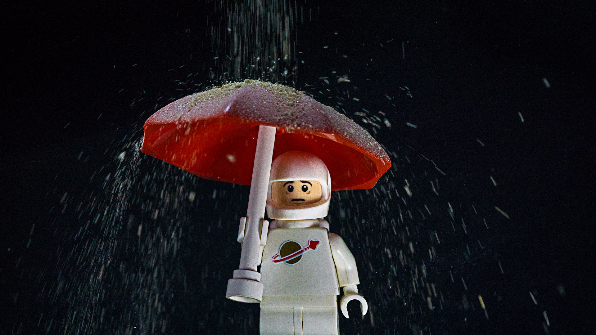 Minifig covered in dust Minifig covered in dust
