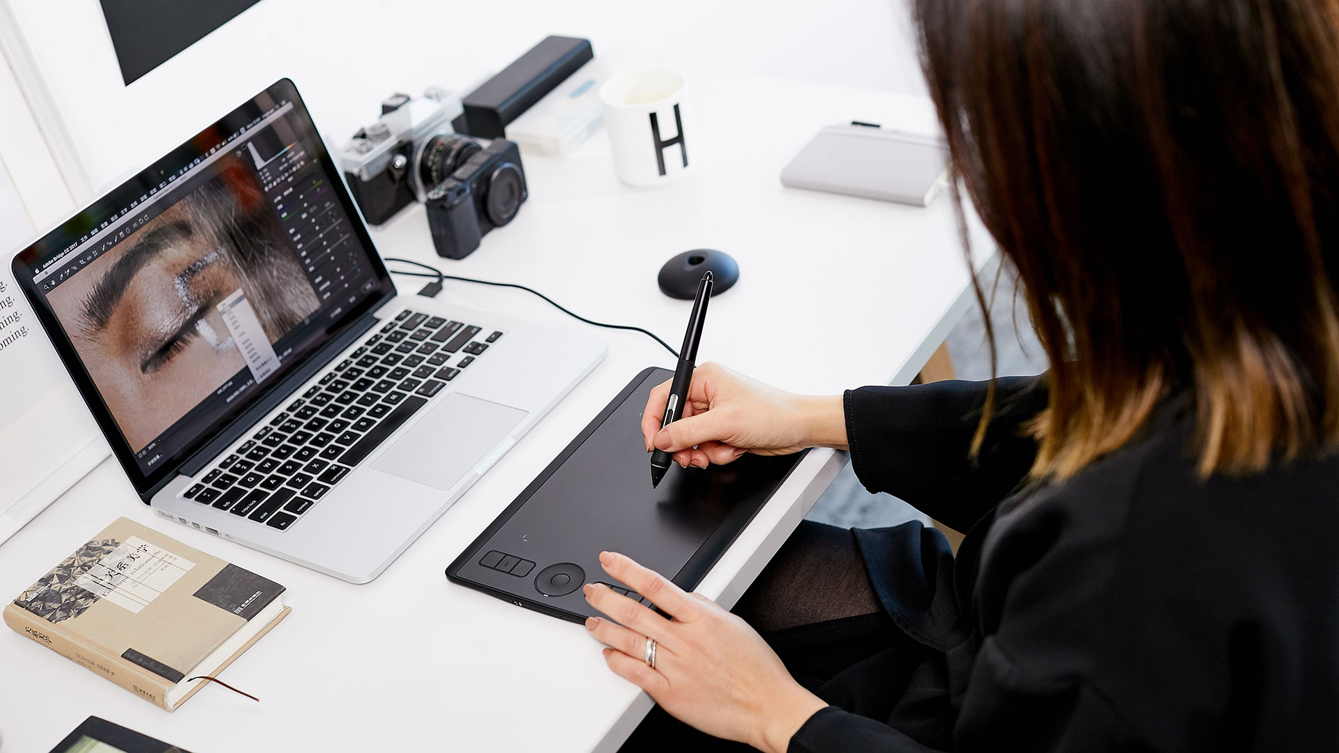 intuos-pro-small-featured intuos-pro-small-featured