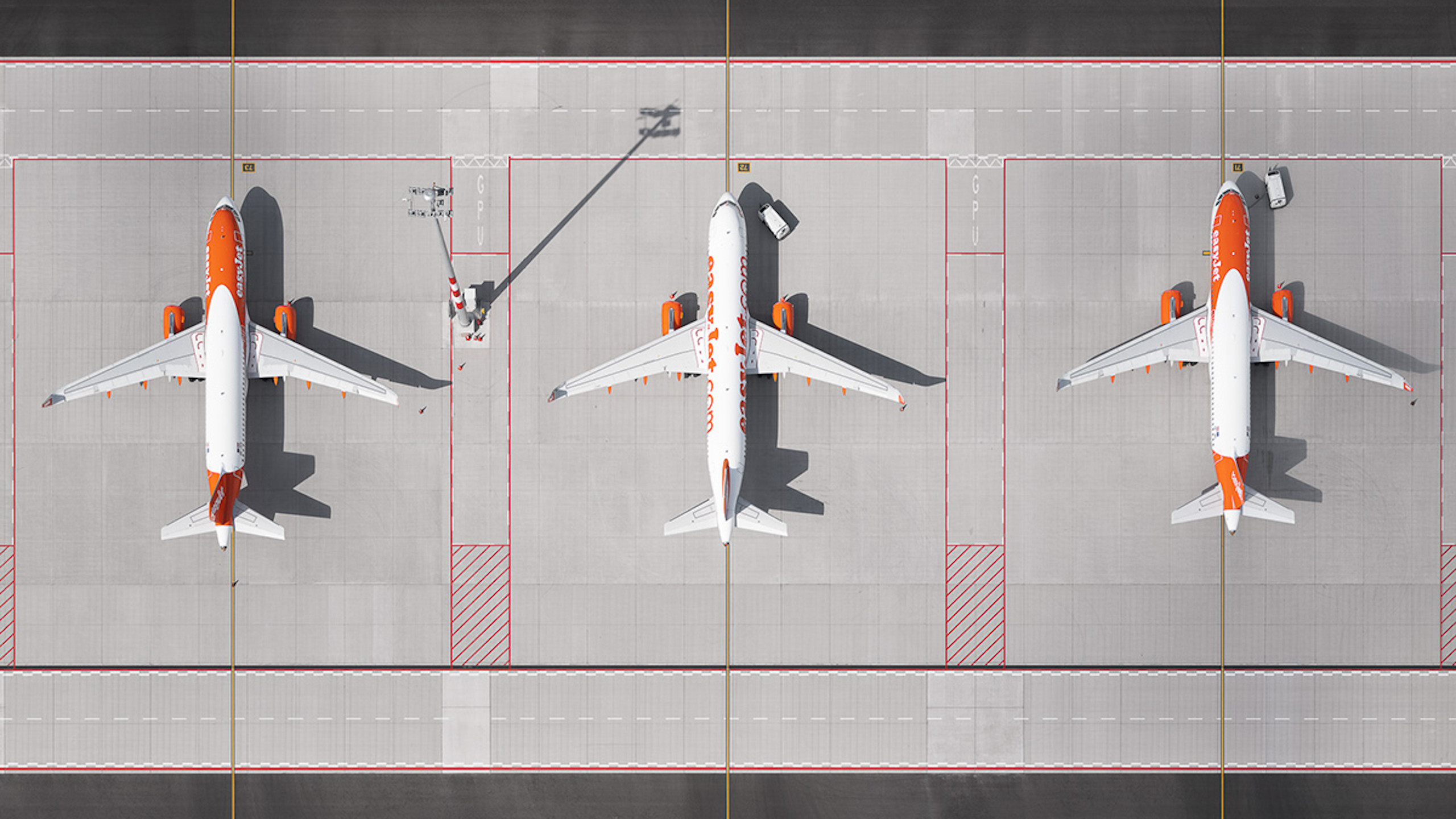 Aerial photography reveals geometric beauty of airports - Photofocus