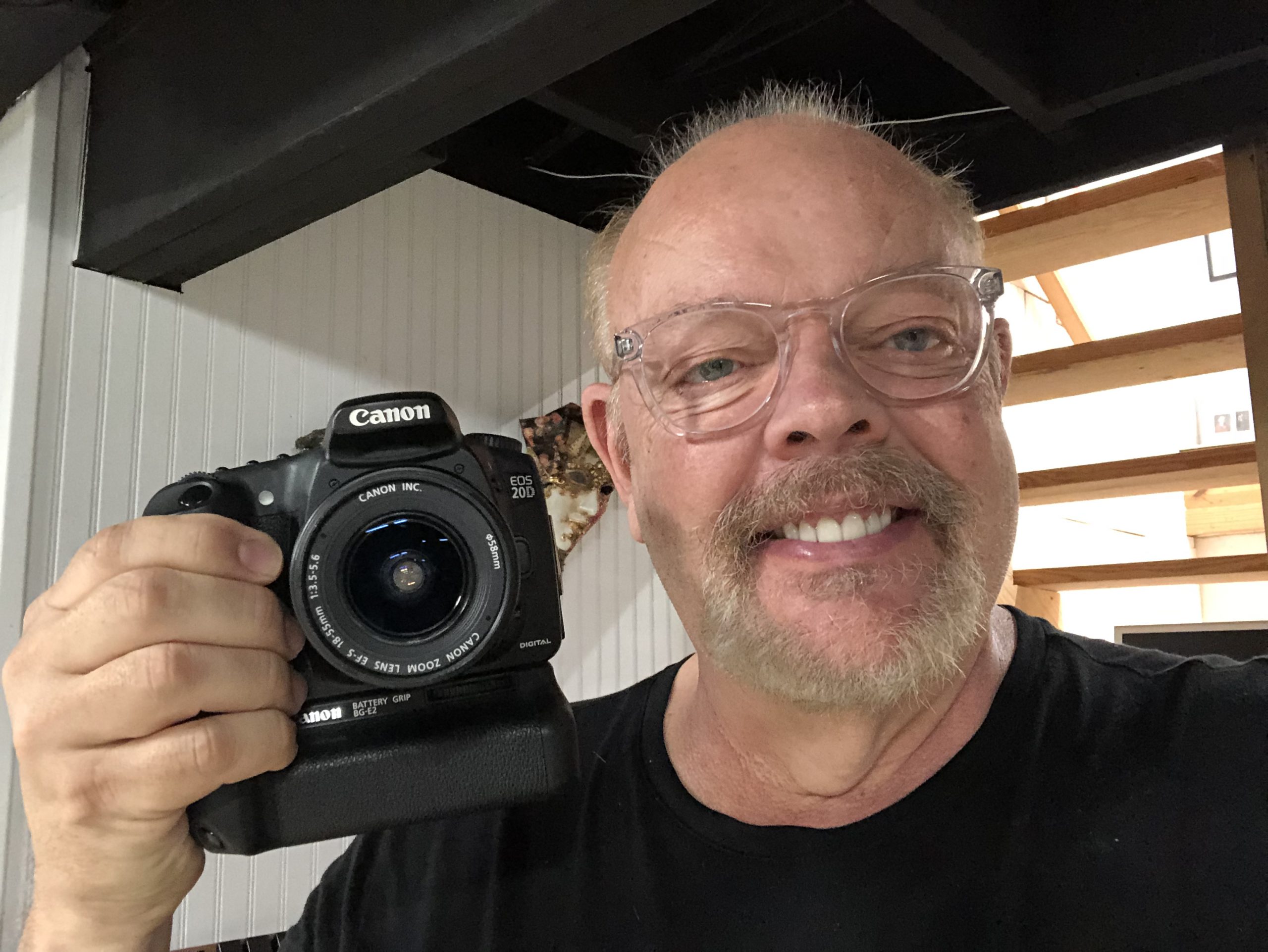 Kevin Ames with his Canon 20D and kit lens