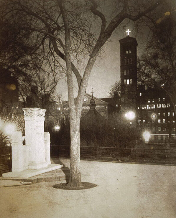 New York, NY. Jessie Tarbox Beals, first female photojournalist and night photographer (Schlesinger Library, Radcliffe Institute at Harvard University)