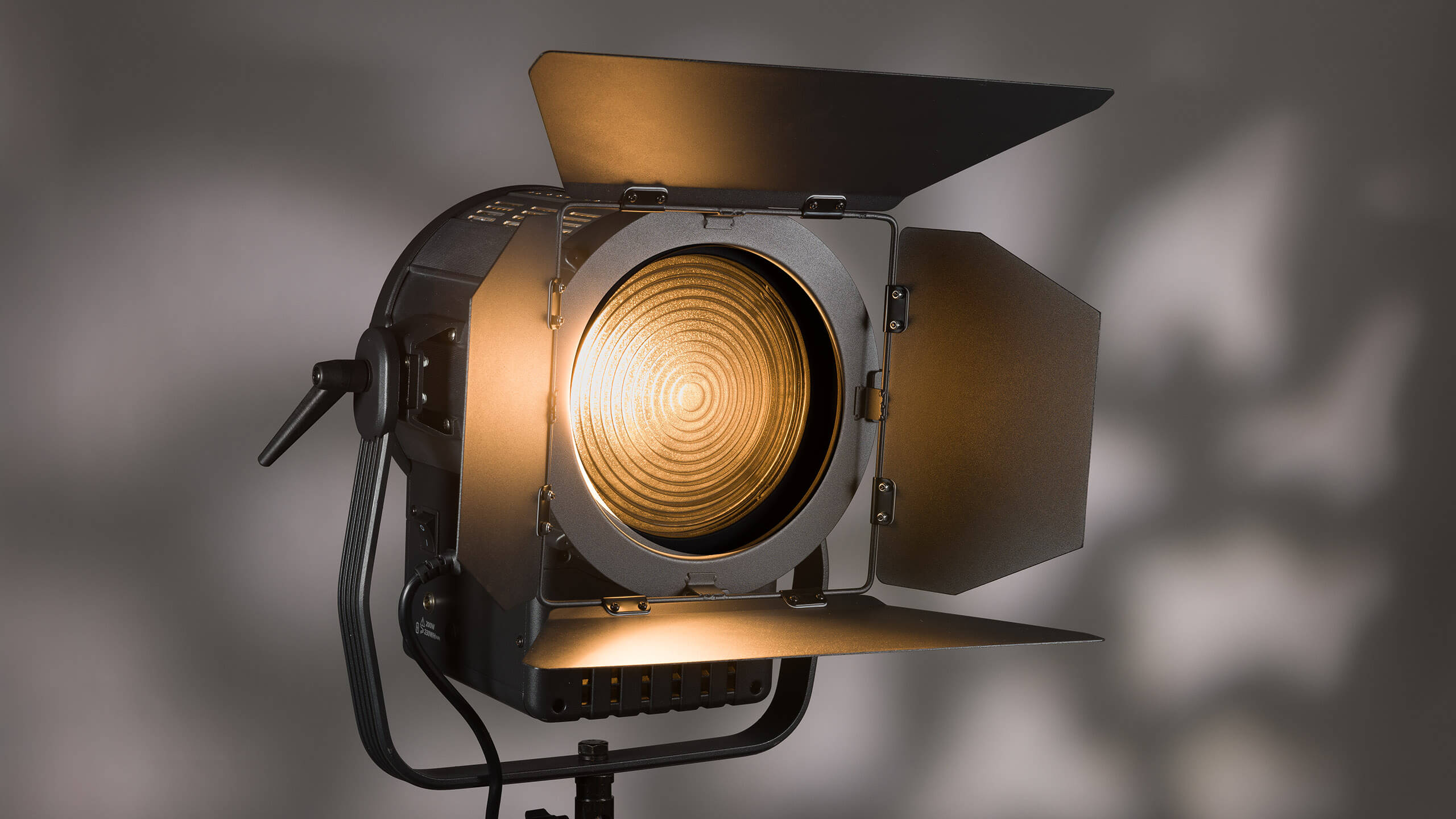 Review: Genaray LF-RGB-65 LED Fresnel